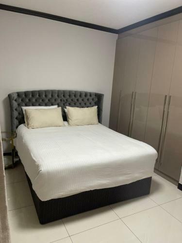 2bed Luxury Hotel Apartment. Fourways