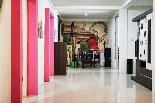Hotel Reddoorz Plus @ Taman Madiun