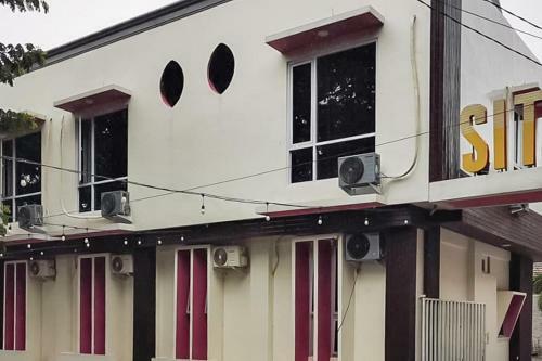Hotel Reddoorz Plus @ Taman Madiun