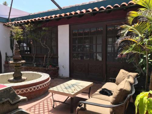 Ocean Front Antique House, Private Beach!