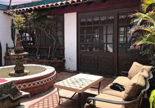 Ocean Front Antique House, Private Beach!