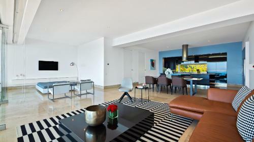 1002 Avalon 1002 Top View Amp Private Pool 10th Flr