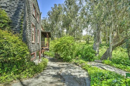 Apartamento Enchanting Studio With Garden About 1 Mi To Beach!