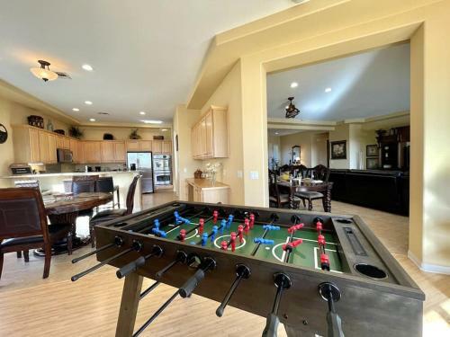 Palm Trees Villa In The Desert