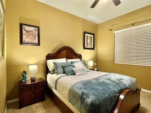 Palm Trees Villa In The Desert