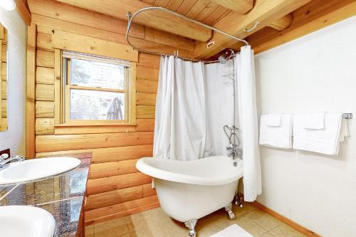 The Cabin On Maple