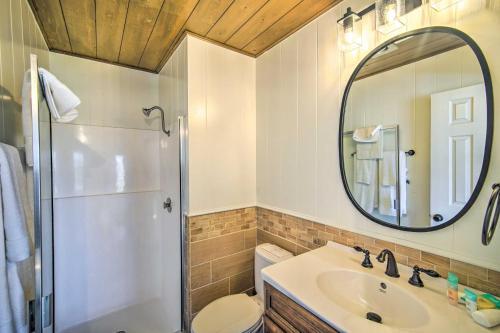 Modern North Bay Home With Pool Table And Patio!