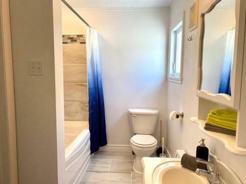 Le Barth�lemy. Piscine Int�rieure.