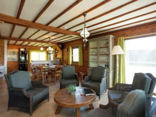 Vintage Villa With Private Garden In Rendeux