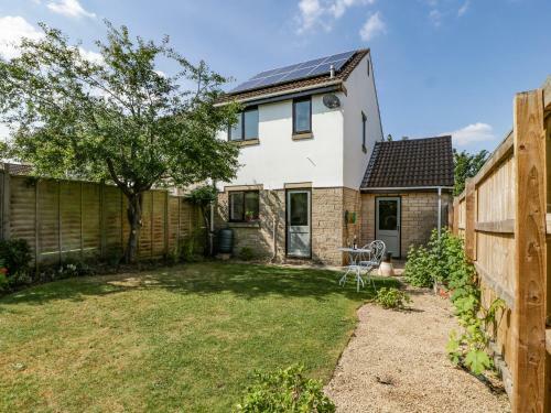 16 Mythern Meadow