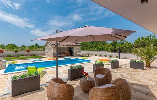 Villa Luxe New House With Bbg, Pool