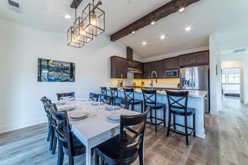 #519 Luxurious New Build, With Mountain Views
