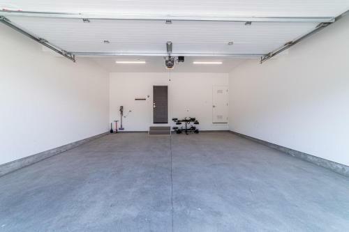 #519 Luxurious New Build, With Mountain Views