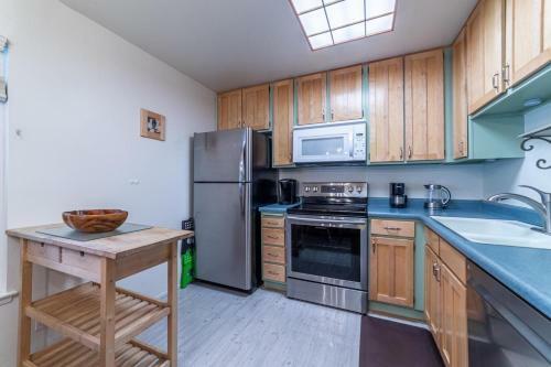 #538 Mid-town 1br, Pool, Spa, Close To Shops