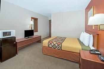 Hotel Super 8 Crystal Lake