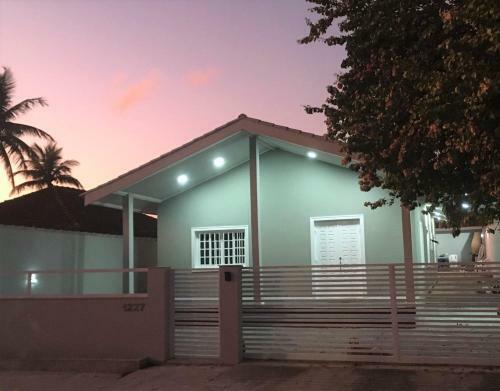 Casa Na Praia Tombo Com Piscina E Wi-fi