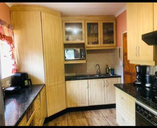 Helderkruin 4 Bedroom Home