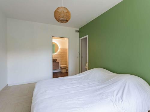 Apartment Biarritz, 3 Bedrooms, 6 Persons - Fr-1-3-553