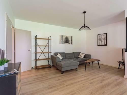 Apartment Biarritz, 3 Bedrooms, 6 Persons - Fr-1-3-553