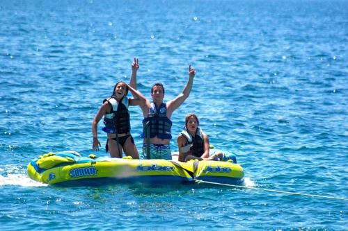 Happy Apartments, Biograd