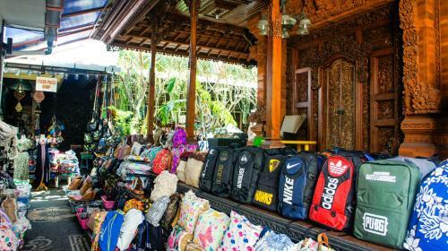 Hostal Luna House Legian