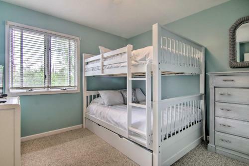 Family Townhome With Pool Access 1 Mi To Beach