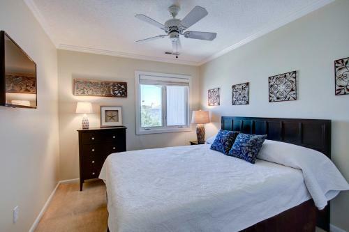 Tower Shores -- 39562 Admiral