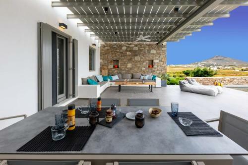 Villa Arleta In Punda Beach Paros For 8 With Private Pool