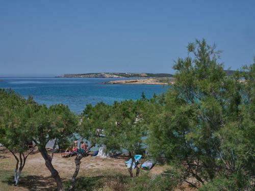 Seafront Apartment With 2 Bedrooms In Naousa
