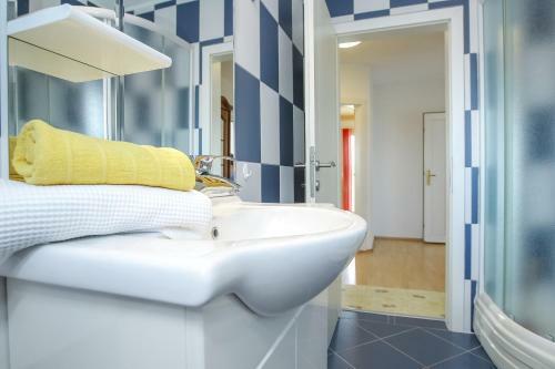 Senita's Rooms & Apartments