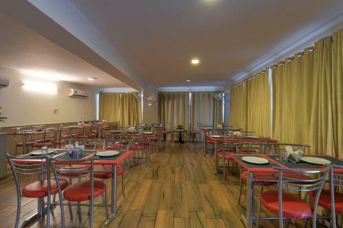 Capital O 16970 Hotel Mahal