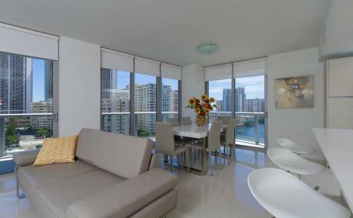 Apartamento Beachwalk Resort - Luxurious & Spacious 3/3 Condo