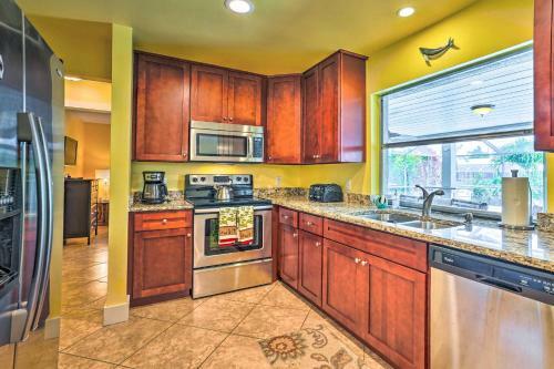 Bright Cape Coral Home Canal Access On-site!