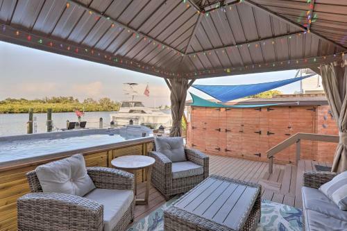 Waterfront Oasis With Views, Dock And Hot Tub!
