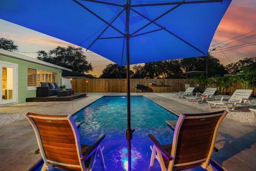 Beautiful Pool Home Minutes Away From Indian Rocks Beach!!