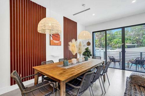 Villa Las Olas Designer Home With Heated Pool - Must!