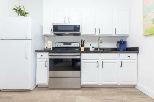 Apartamento Modern Garden Getaway W/ Parking & Patio