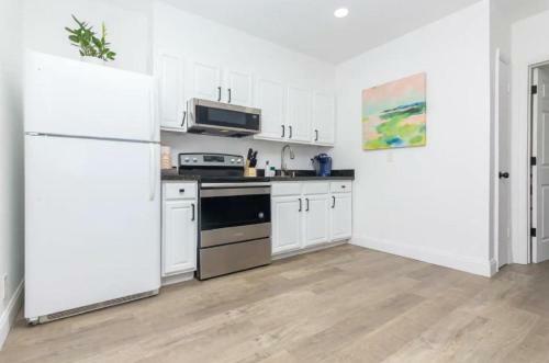 Apartamento Modern Garden Getaway W/ Parking & Patio
