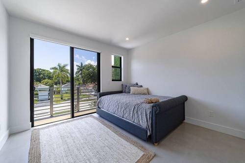 Villa Las Olas Designer Retreat With A Heated Pool!