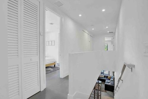 Villa Las Olas Designer Retreat With A Heated Pool!