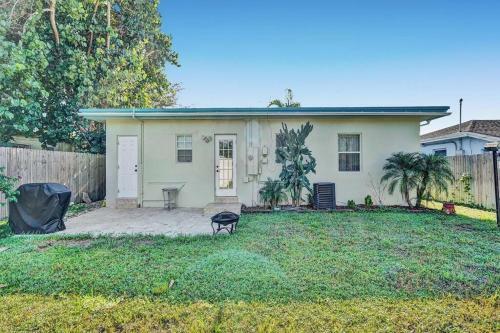 Beach House-fenced Yard/pet Friendly Free Parking