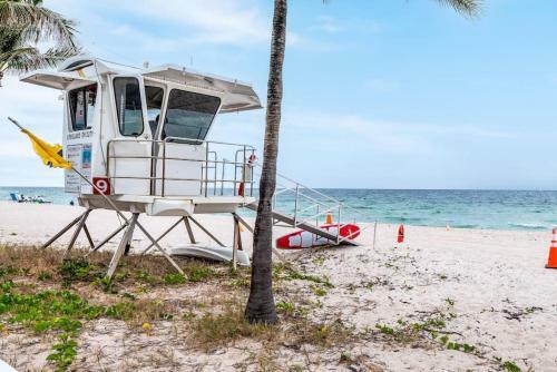 Apartamento Bayshore Breeze 7 - King Bed, Kitchen, Parking
