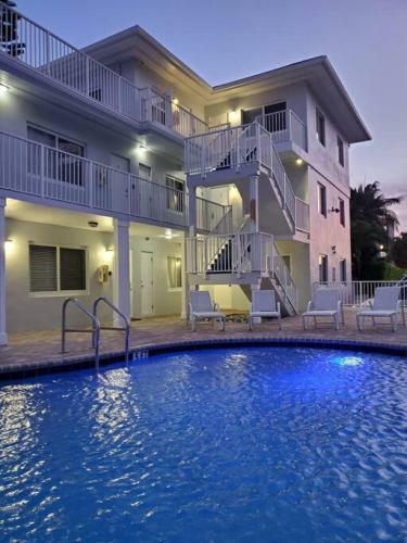 Apartamento Bayshore Breeze 7 - King Bed, Kitchen, Parking
