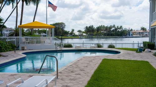 Apartamento Waterfront 4br 3b,intercoastal,pool,5 Min Walk 2 Beach