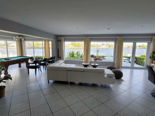 Apartamento Waterfront 4br 3b,intercoastal,pool,5 Min Walk 2 Beach