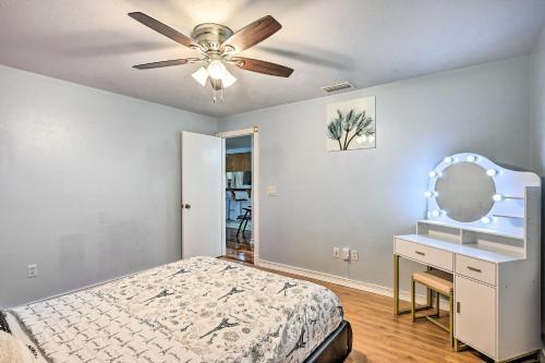 Canalfront Cape Coral Home With Kayaks And Bikes!