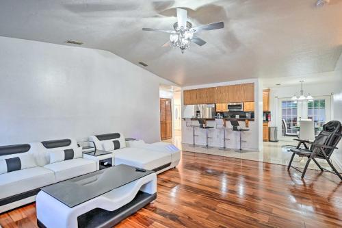 Canalfront Cape Coral Home With Kayaks And Bikes!