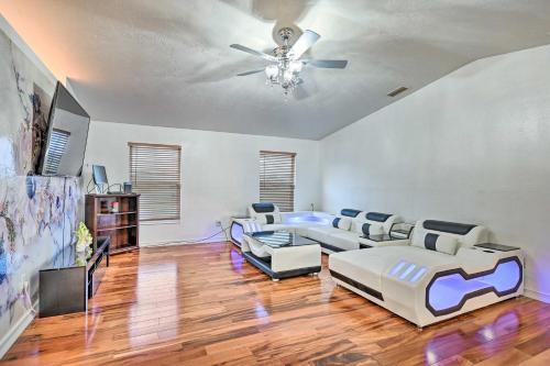 Canalfront Cape Coral Home With Kayaks And Bikes!