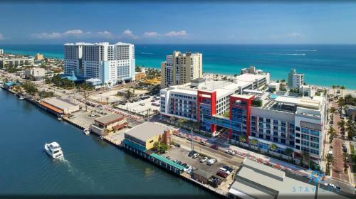 Posada 5 Beachfront Resort Rooftop Pool Hollywood Beach Broadwalk