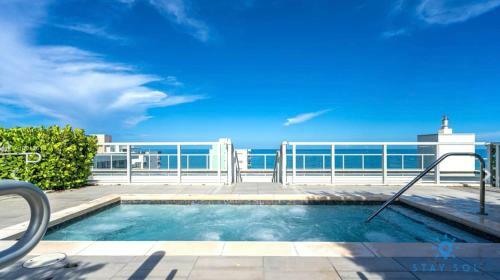 5 Beachfront Condo Roofto Pool 2 Bedroom Stunning View
